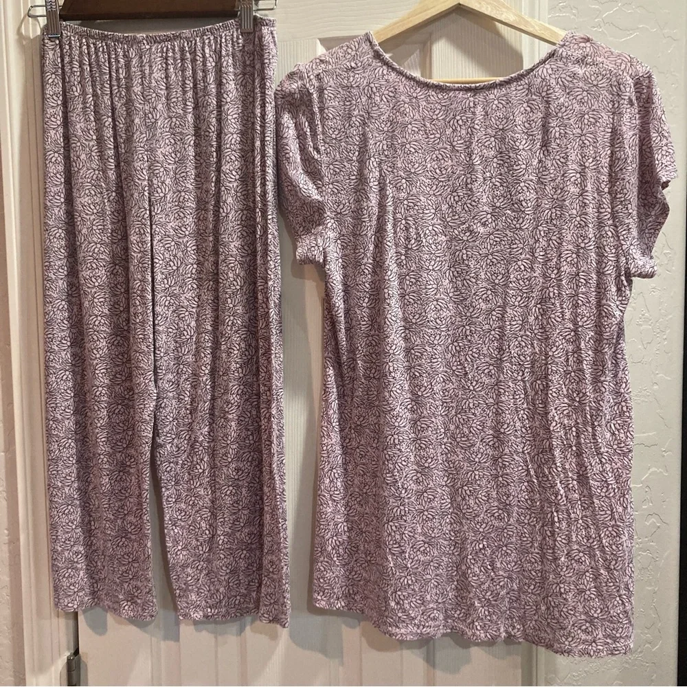 Company by Ellen Tracy Pink 2-piece  Patterned Pajama Set Size M